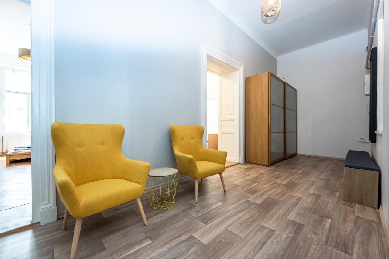 New Town Central Apartment Praha Bagian luar foto
