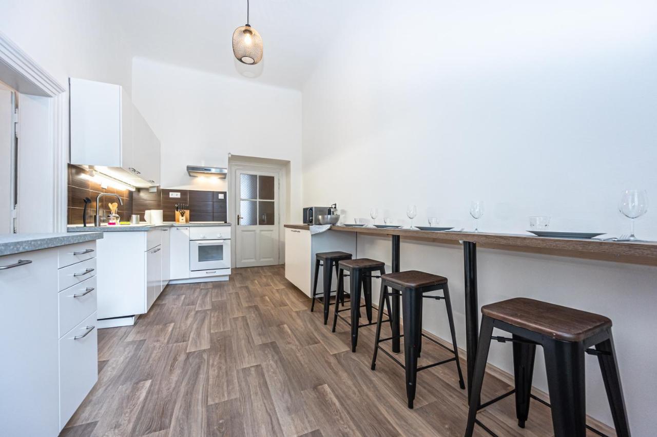 New Town Central Apartment Praha Bagian luar foto